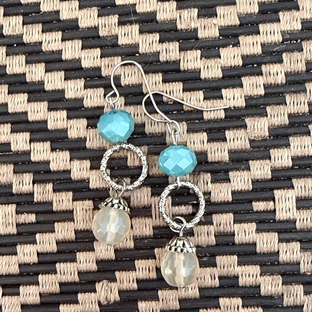 🔴Kat + Bryn Delicate Turquoise & Cream Silver Drop Earrings, NWOT. - Picture 4 of 7